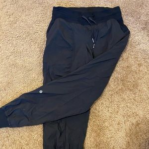Black lulu joggers